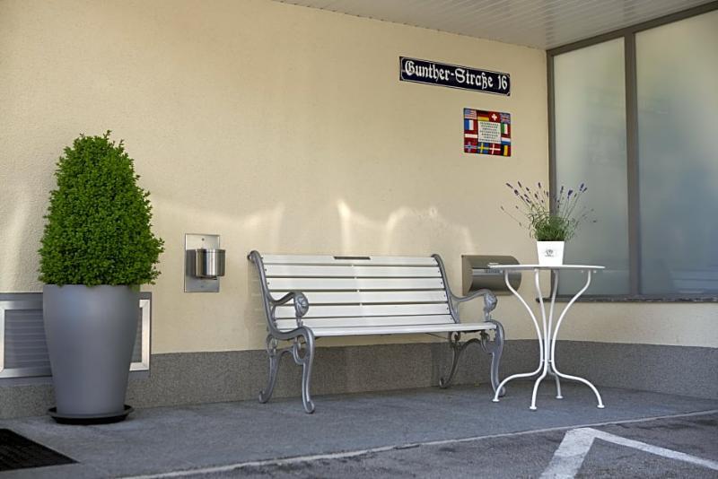 Kriemhild Am Hirschgarten Hotel München
